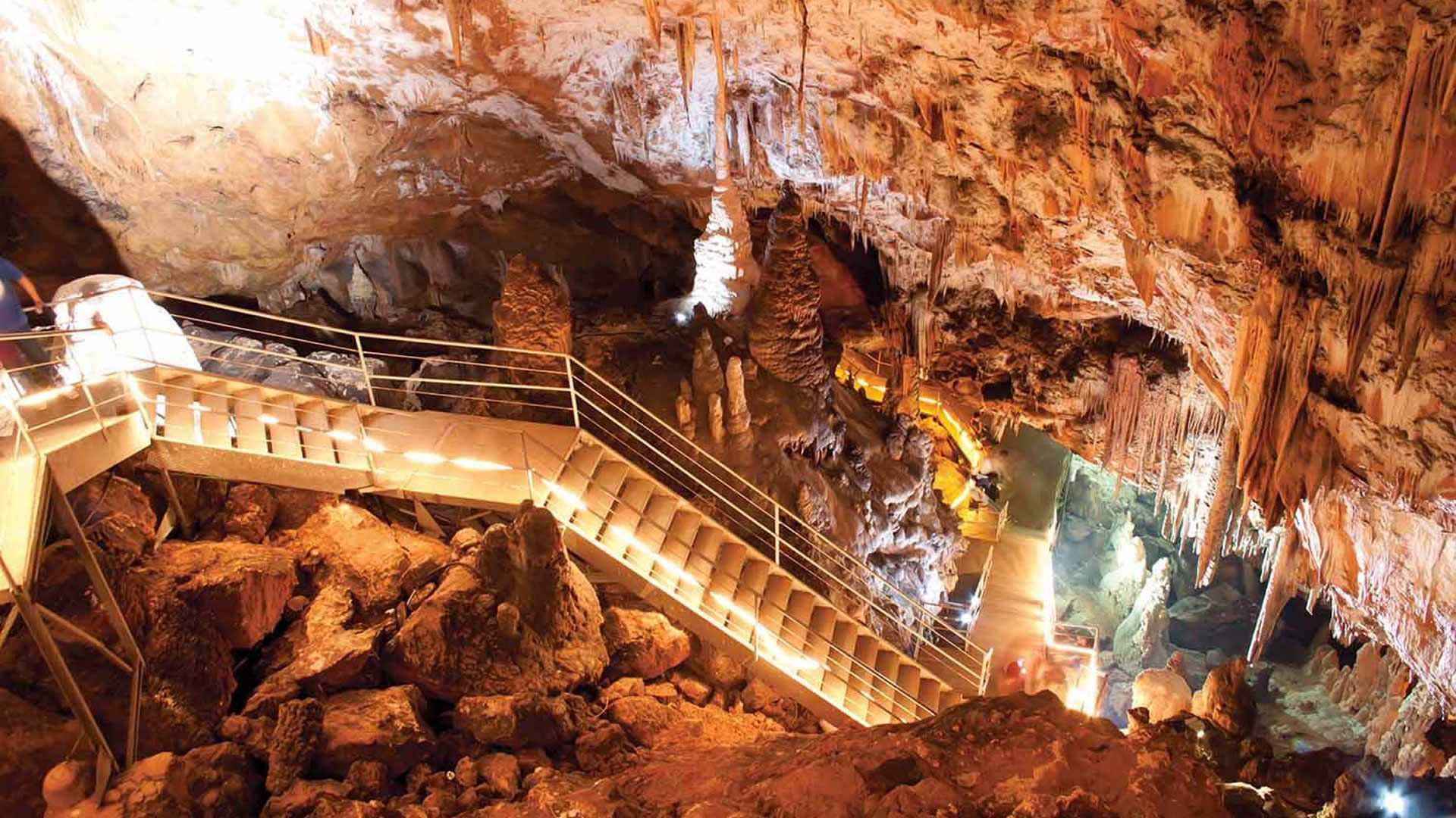 The Natural Beauty of İnegöl Oylat Cave