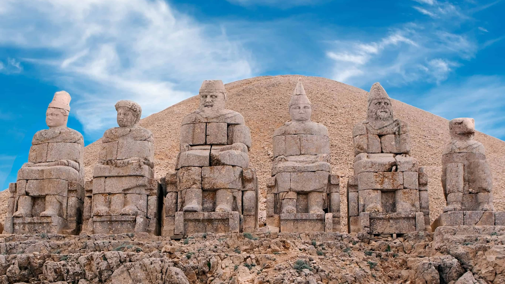 Nemrut-Denkmal Monumente, die aus den Tiefen der Geschichte emporragen